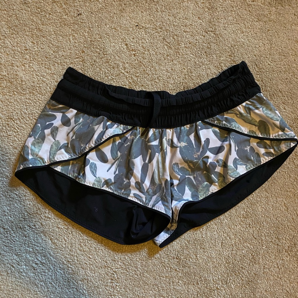 Lulu lemon surf shorts size 4